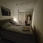 Modern Central Apartment With 2 Bedrooms