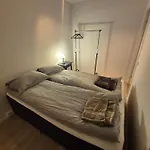 Modern Central Apartment With 2 Bedrooms