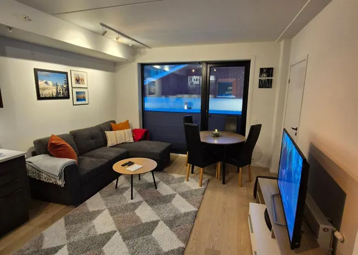 Modern Central Apartment With 2 Bedrooms