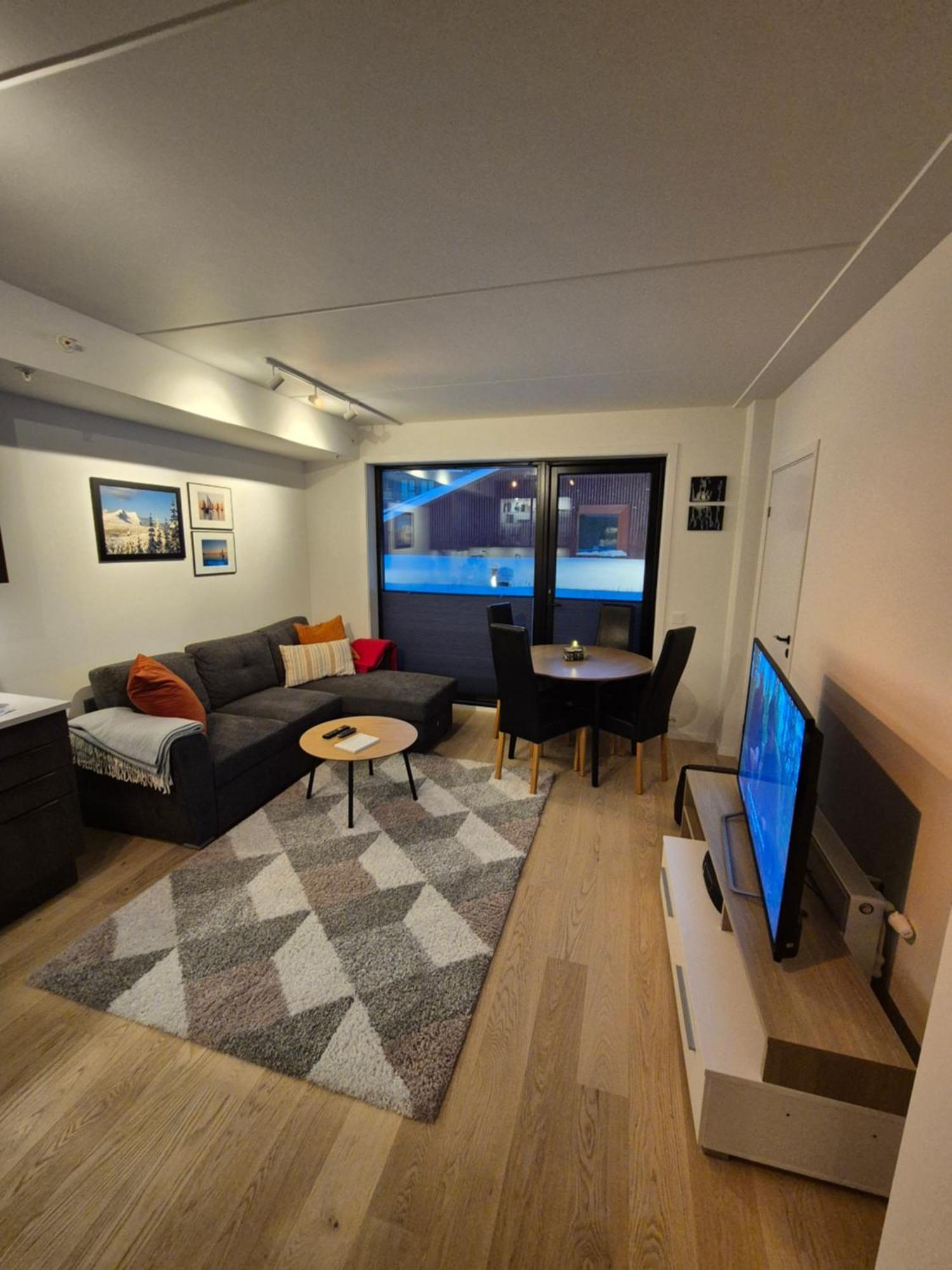 Modern With 2 Bedrooms Leilighet